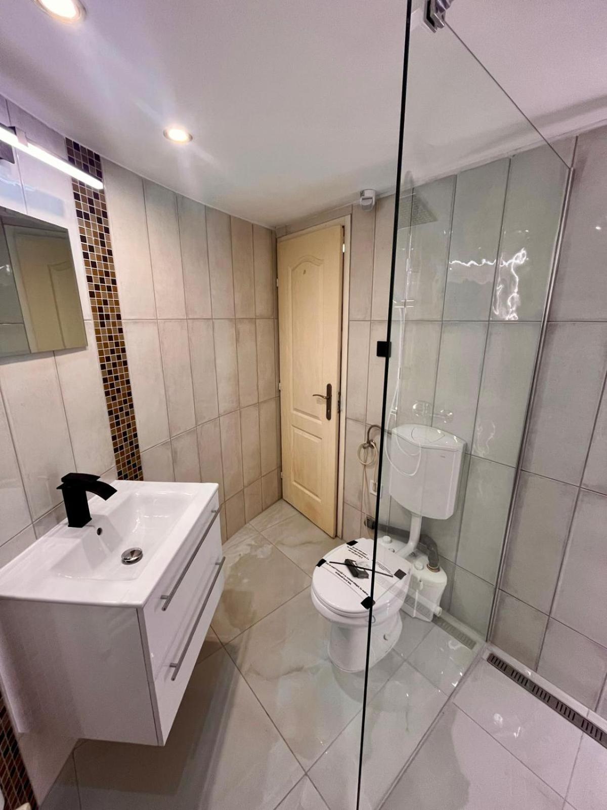 Kalvaria With Balcony, Free Parking And Ac Budapest Extérieur photo